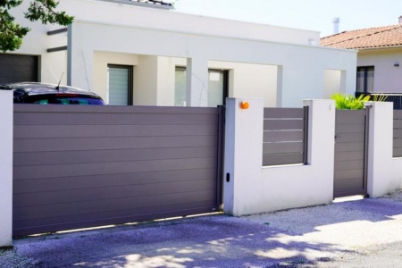 Un portail sur-mesure d&eacute;pend du mat&eacute;riau et de la motorisation.